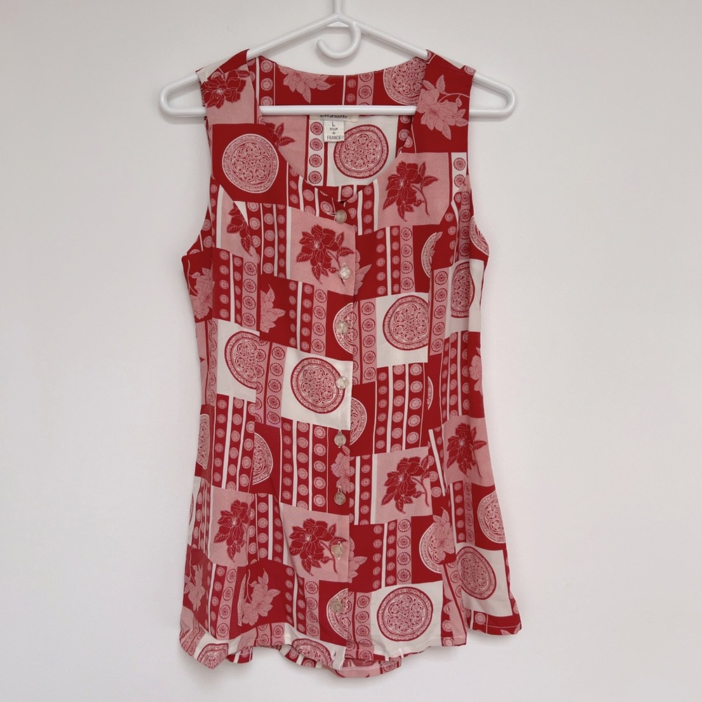 Maniere (L) Red White Floral Medallion Patch Canada Resort Sleeveless Tie Top